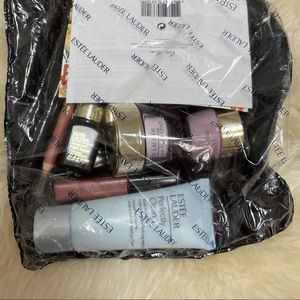 NEW | Estee Lauder travel kits